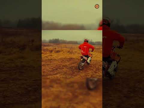 Kadr z filmu Gawron na Motorze